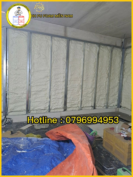 Phun PU Foam cách âm phòng ngủ, phòng khách
